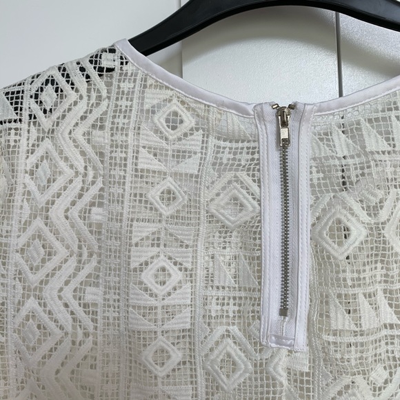 Lace Off-white Boxy Top - Picture 4 of 5